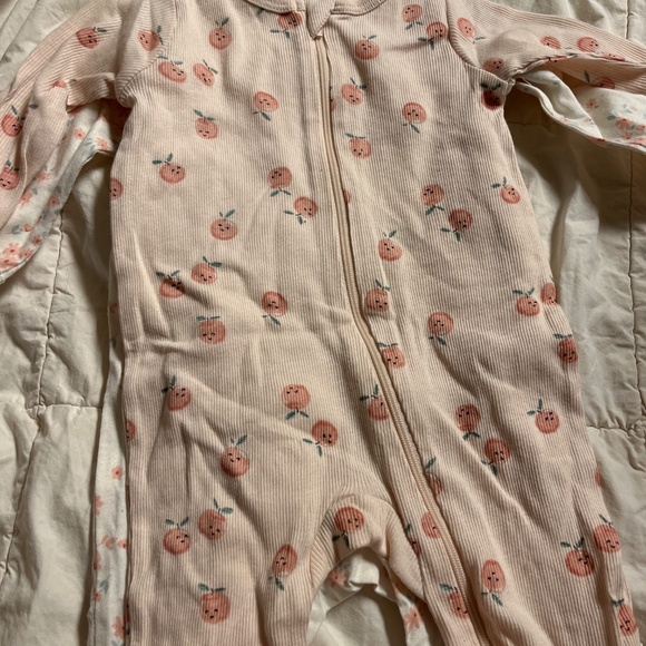 Sleeper Set - Picture 3 of 3